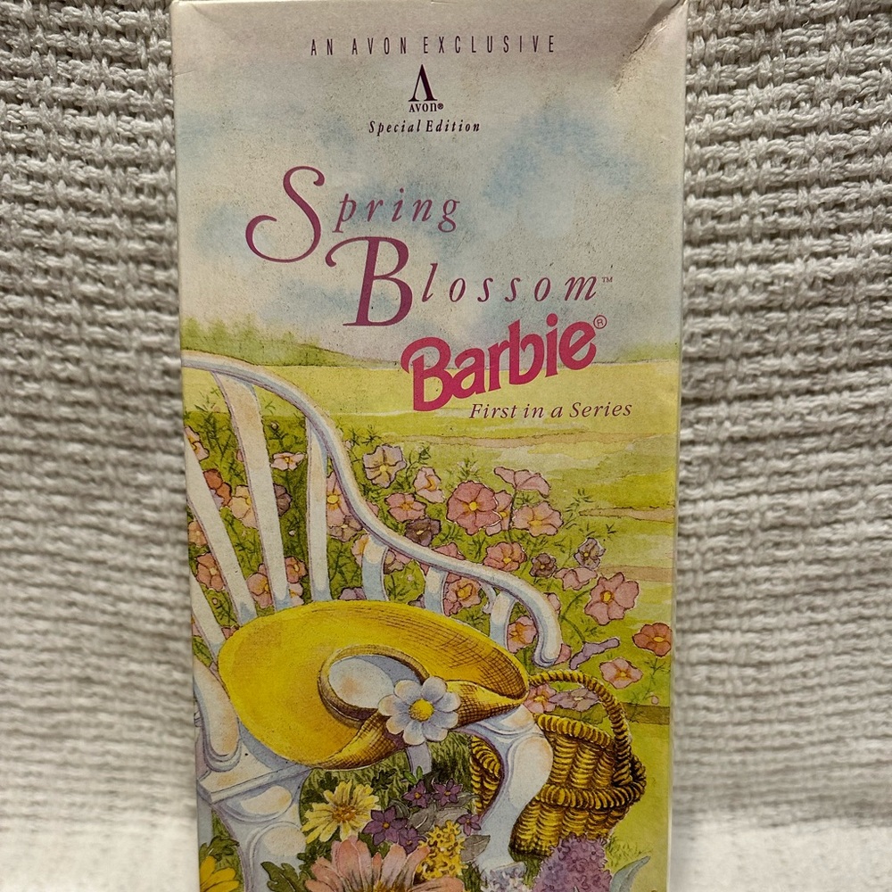 Avon Spring Collection Barbies - Picture 2 of 6